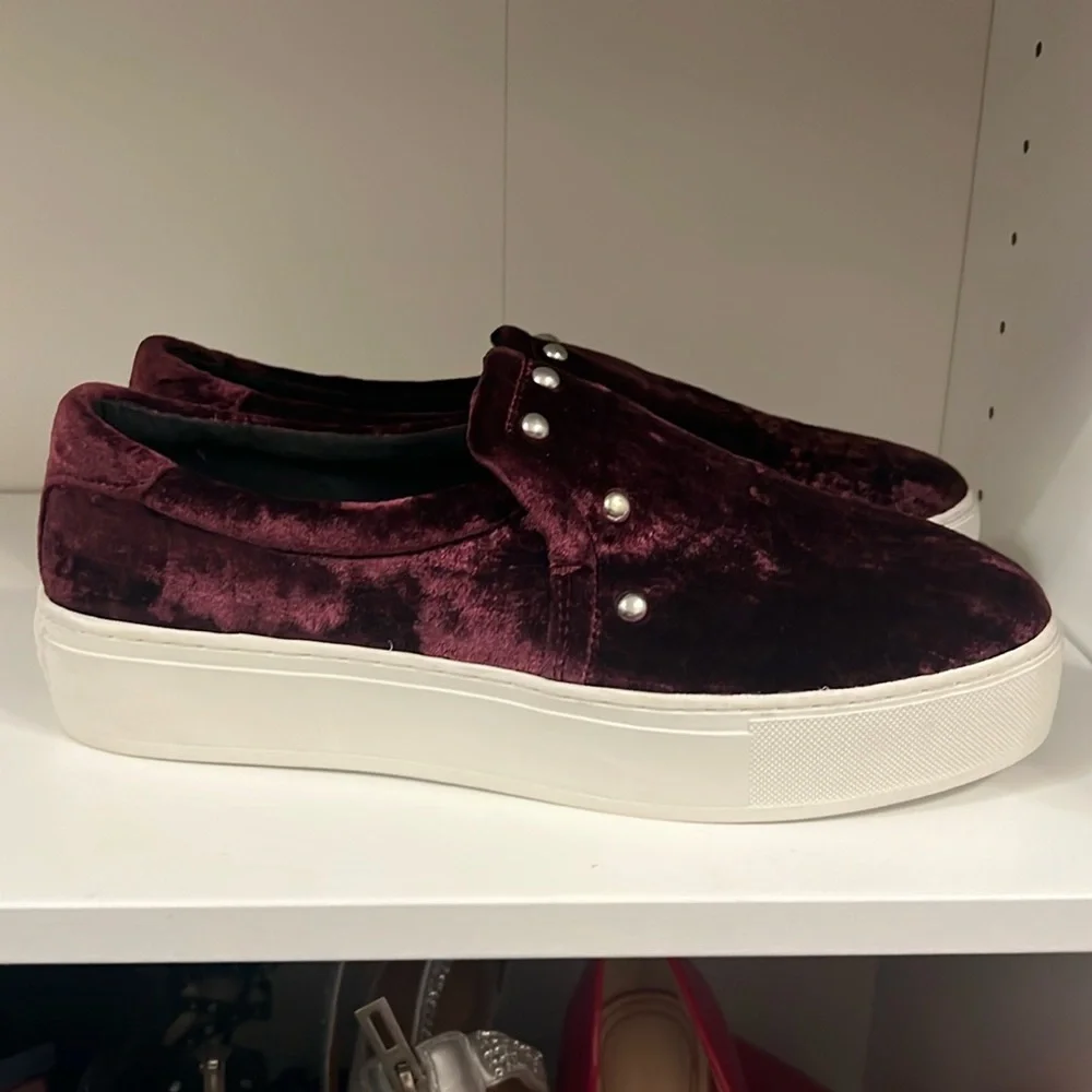 🎉 EUC Rebecca Minkoff Platform Burgundy Velvet Studded Loafers size 8.5